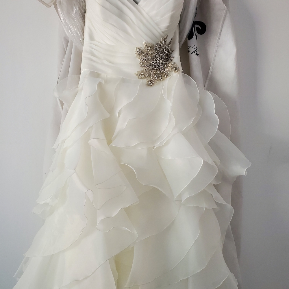 Wedding Dress Size 8 - Picture 2 of 3